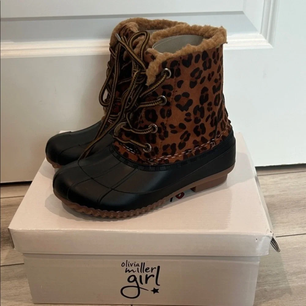 Olivia Miller Girl! Girls leopard print snow rain faux fur lined boots size 13